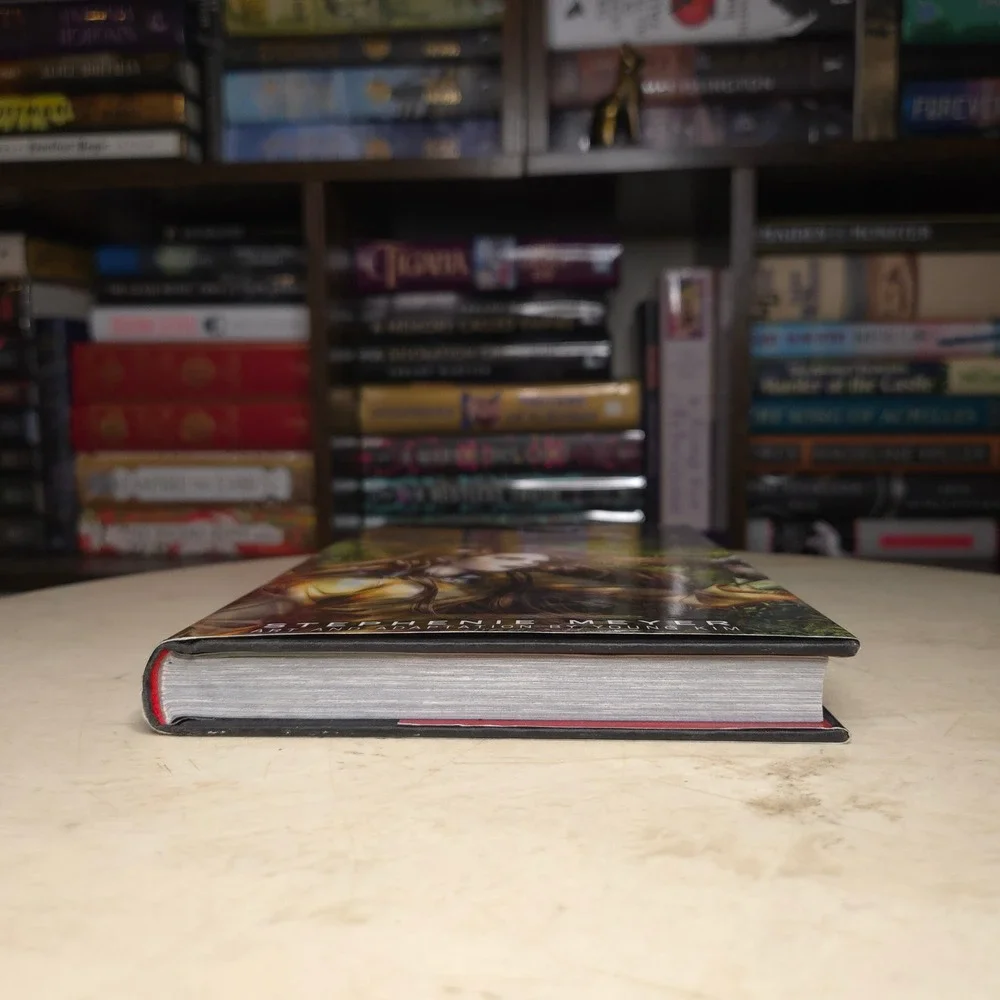 Twlight the Graphic Novel: Volume 1 by Stephenie Meyer *1st Print*